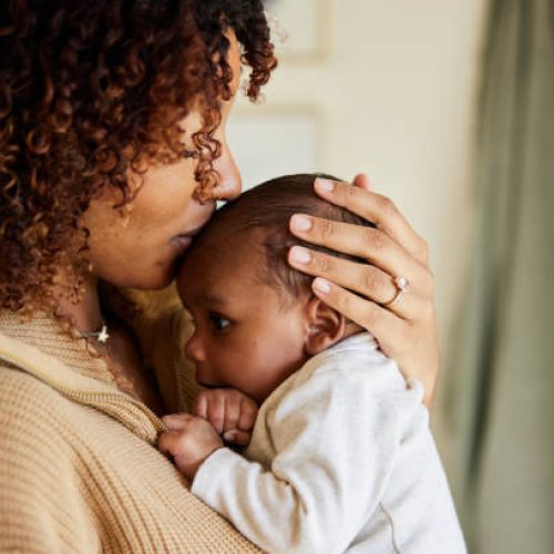 maman en post-partum avec son bébé